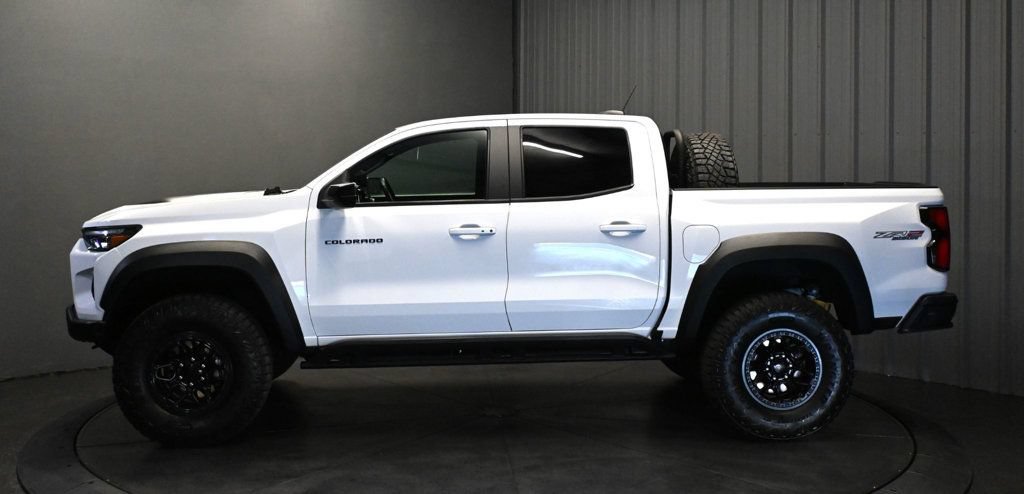 Used 2024 Chevrolet Colorado ZR2 AWD/4WD image 8