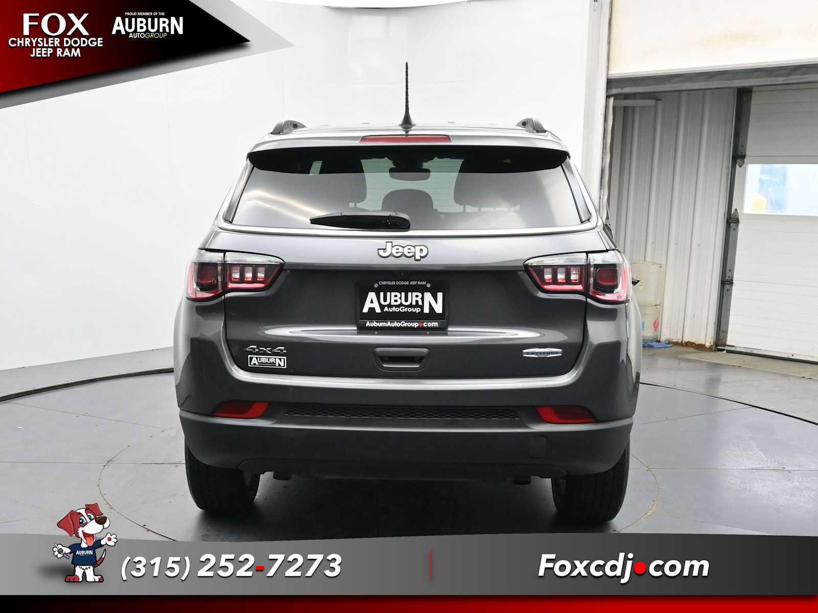Used 2024 Jeep Compass Latitude w/ Convenience Group AWD/4WD image 4