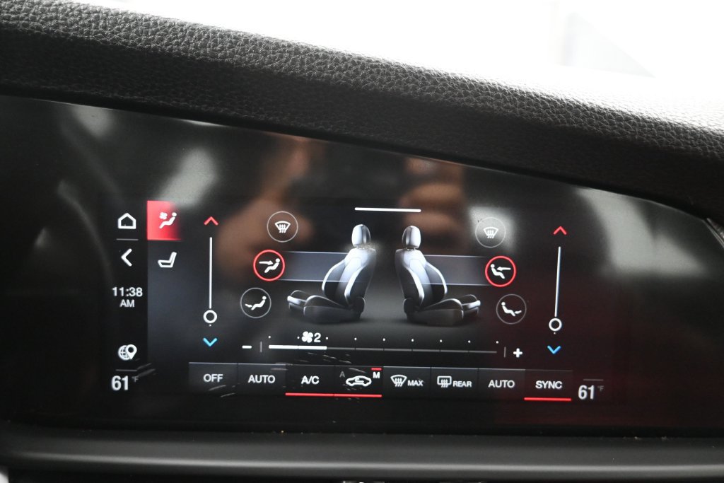 Used 2024 Alfa Romeo Giulia Veloce AWD/4WD image 9