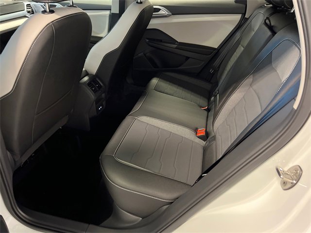 New 2026 Volkswagen Taos SE image 9