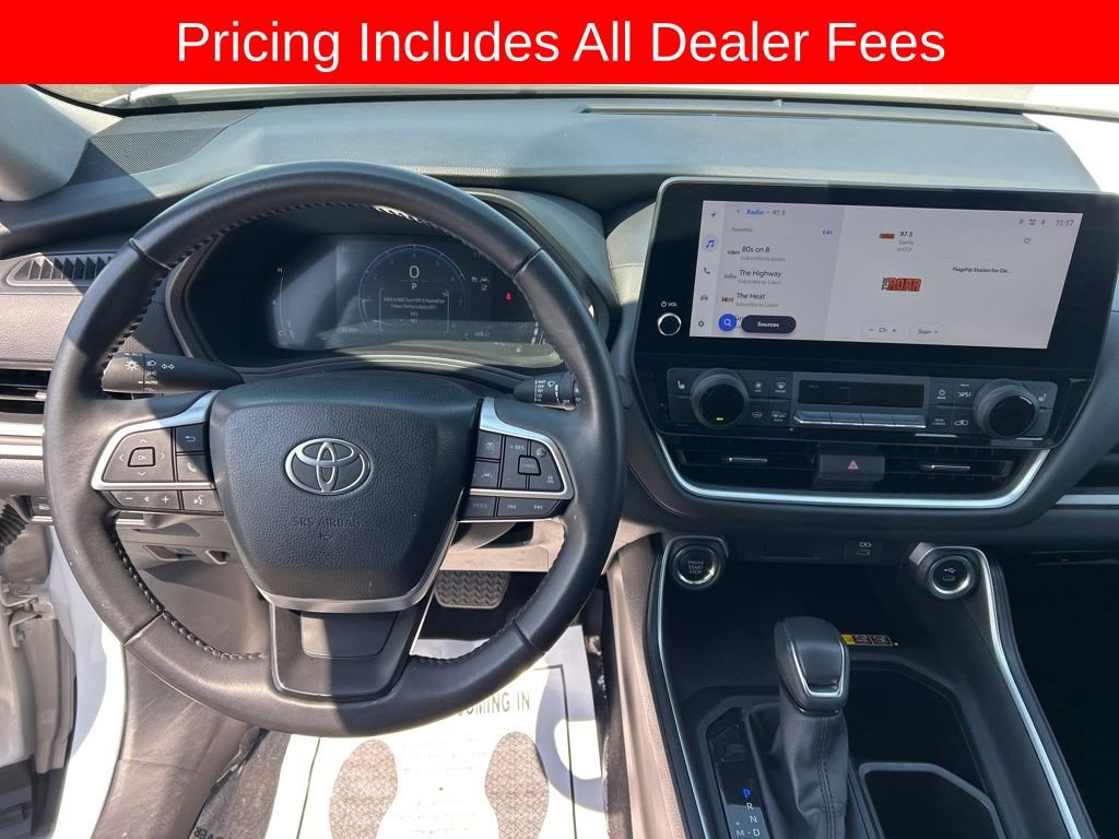 Used 2025 Toyota Grand Highlander AWD image 5