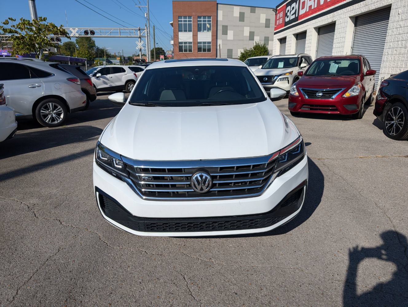 Used 2022 Volkswagen Passat 2.0T R-Line FWD image 3