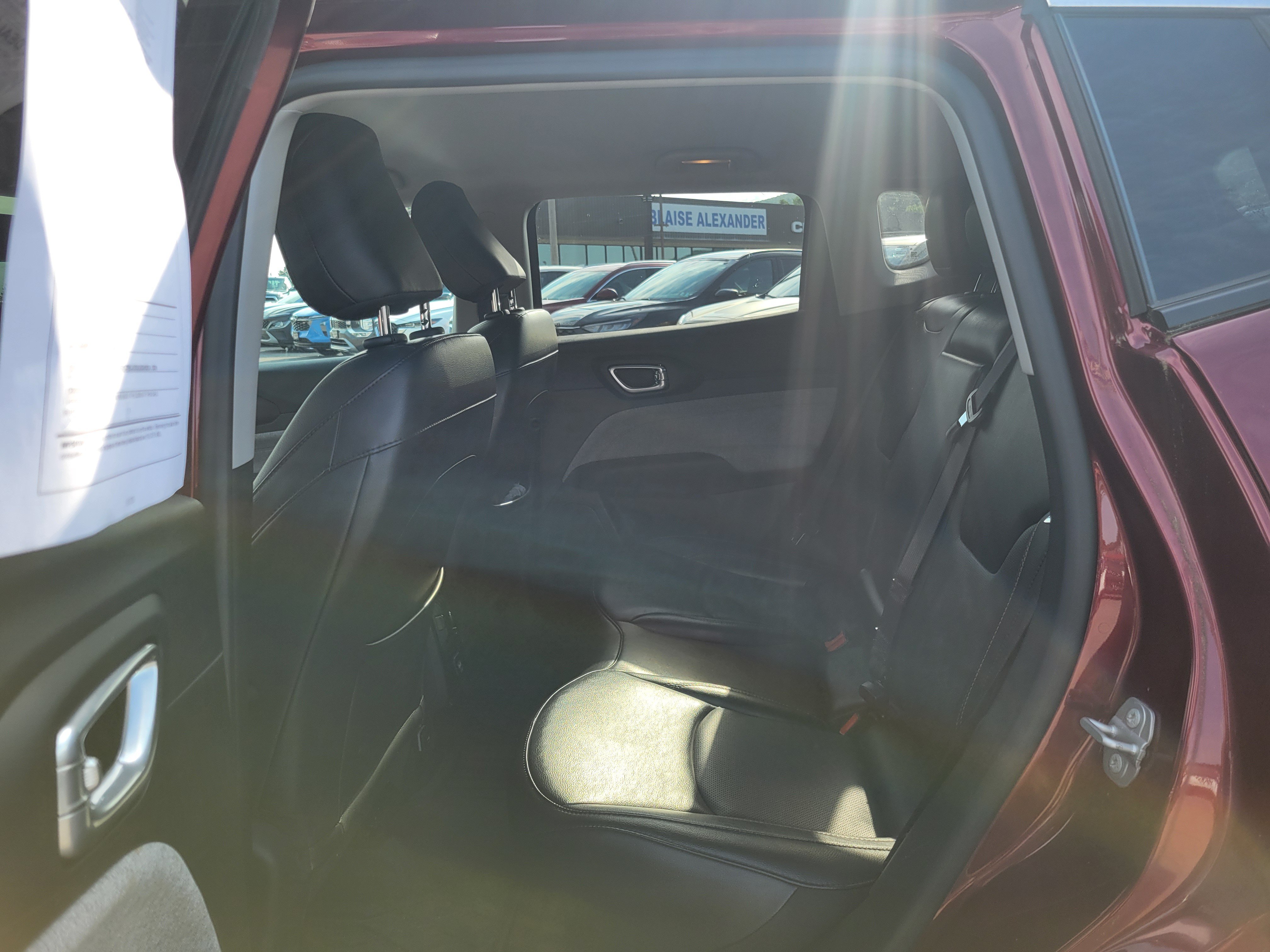 Used 2022 Jeep Compass Latitude AWD/4WD image 8