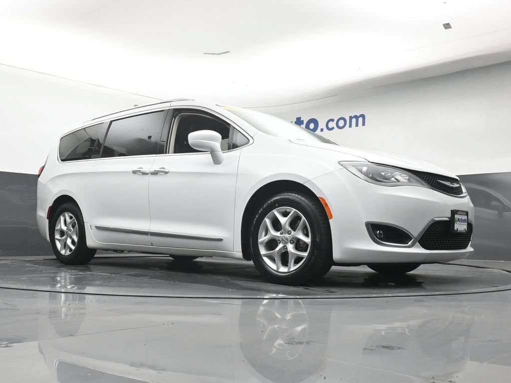 Used 2018 Chrysler Pacifica Touring-L Plus w/ Tire & Wheel Group FWD image 26