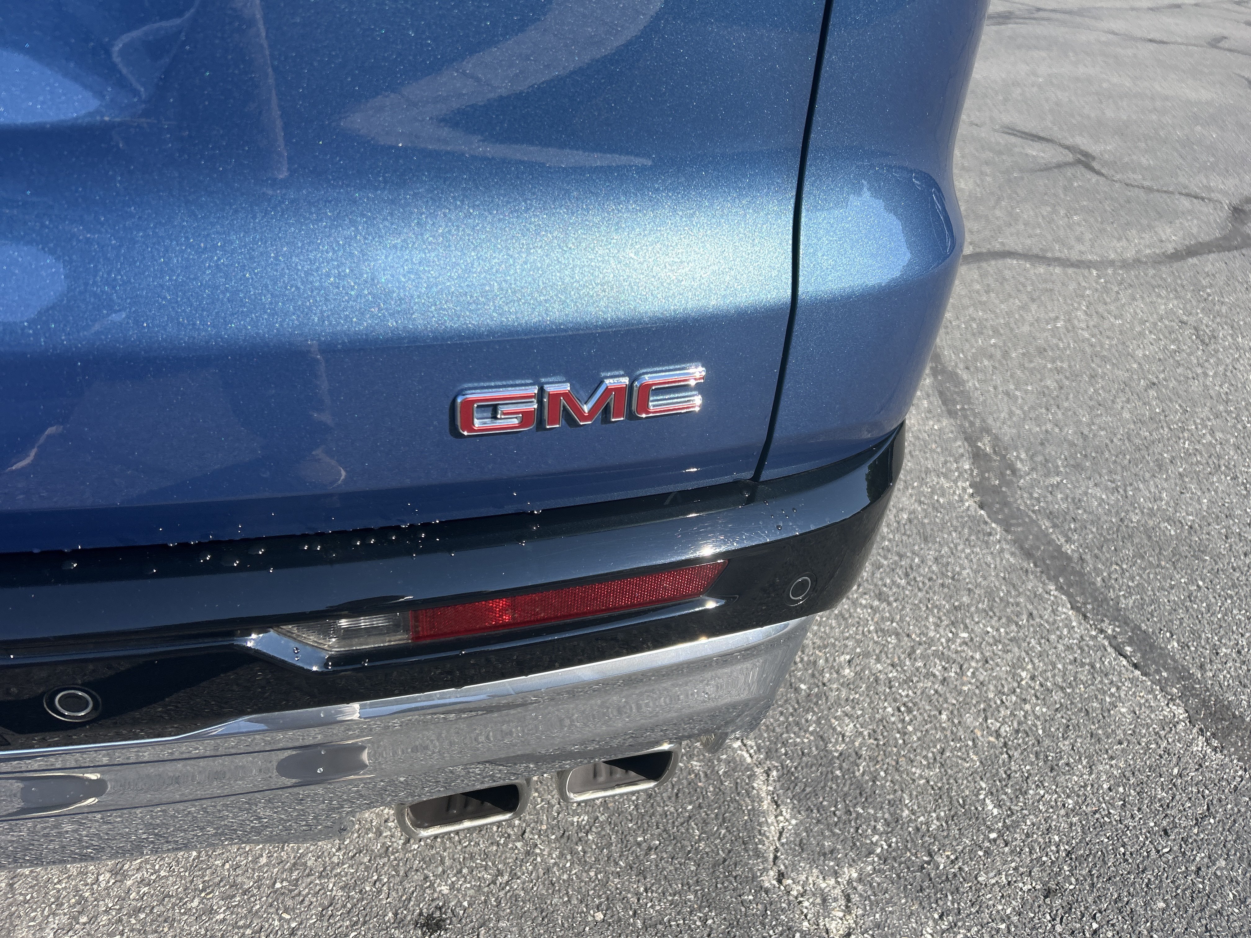 Certified 2025 GMC Acadia Denali w/ Super Cruise Package AWD/4WD image 8