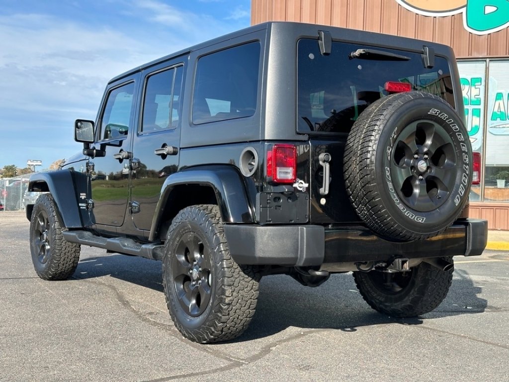 Used 2016 Jeep Wrangler Unlimited Sahara w/ Dual Top Group AWD/4WD image 6