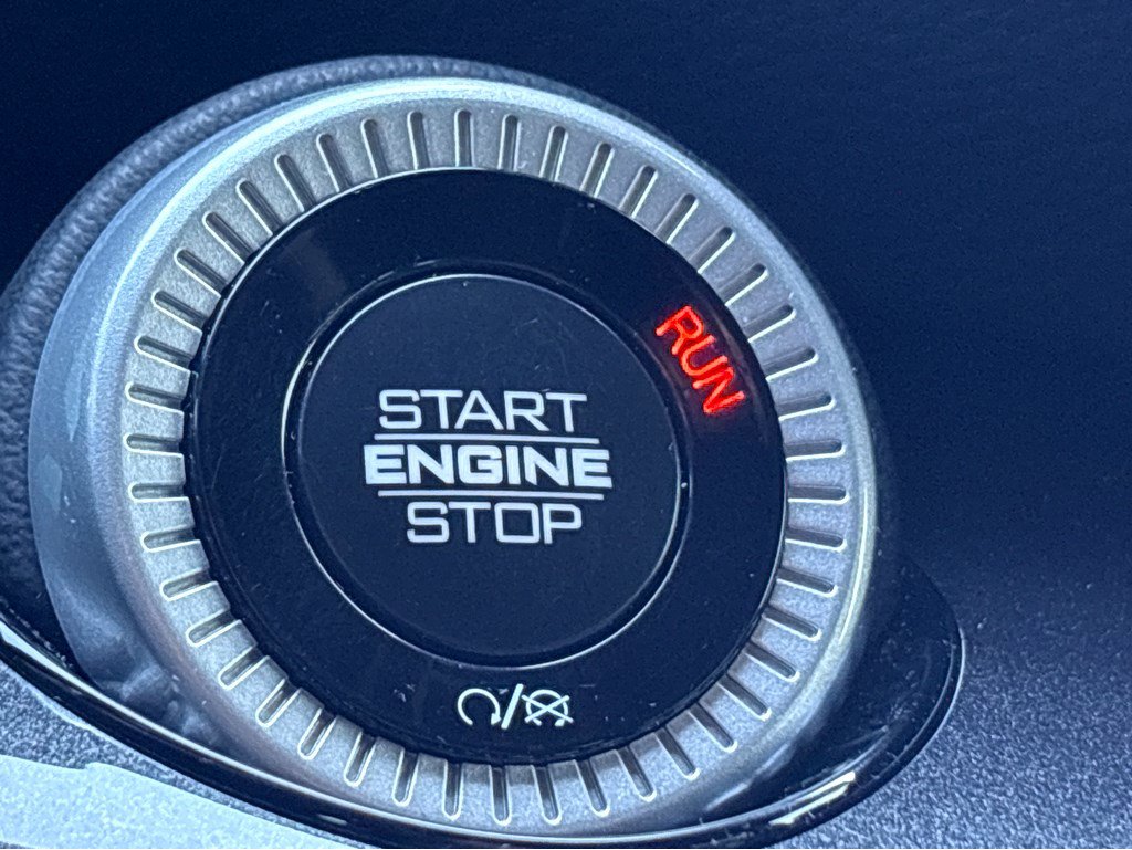 Used 2024 Jeep Wagoneer w/ Premium Group I image 7