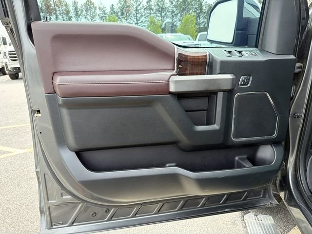 Used 2016 Ford F150 Platinum w/ Equipment Group 701A Luxury image 10