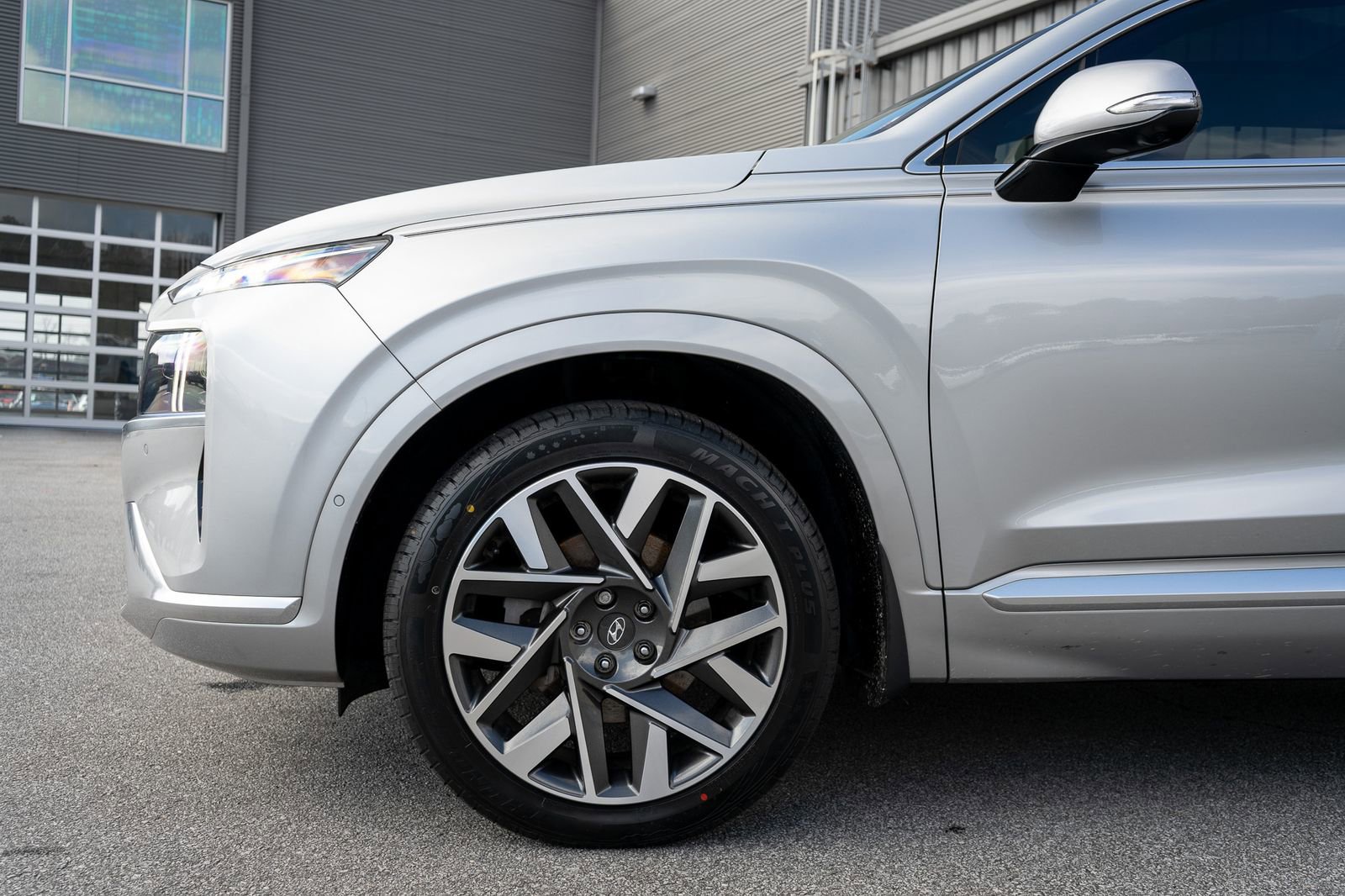 Used 2022 Hyundai Santa Fe Calligraphy FWD image 4