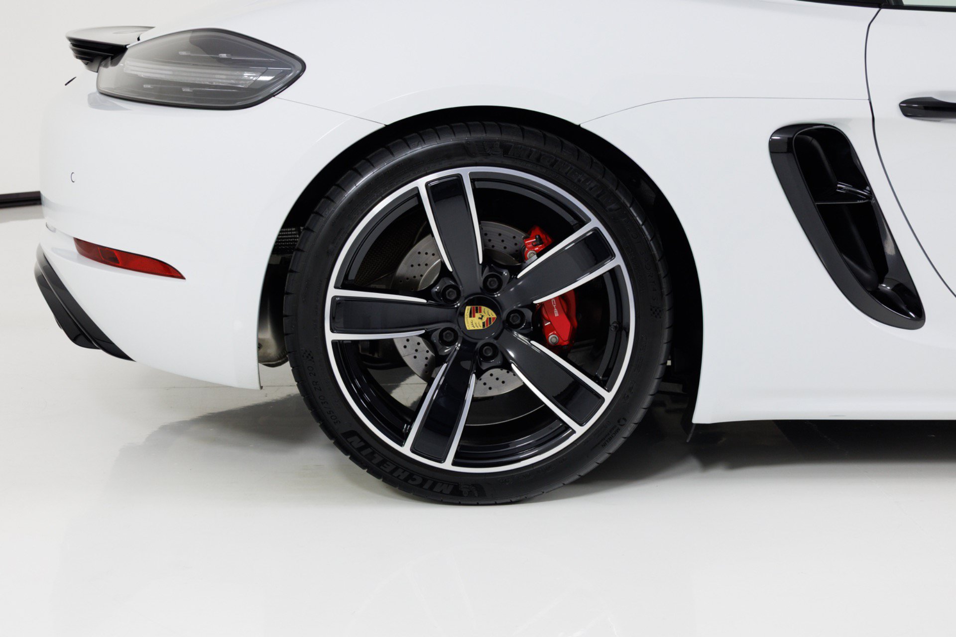 Used 2022 Porsche 718 Cayman GTS RWD image 11
