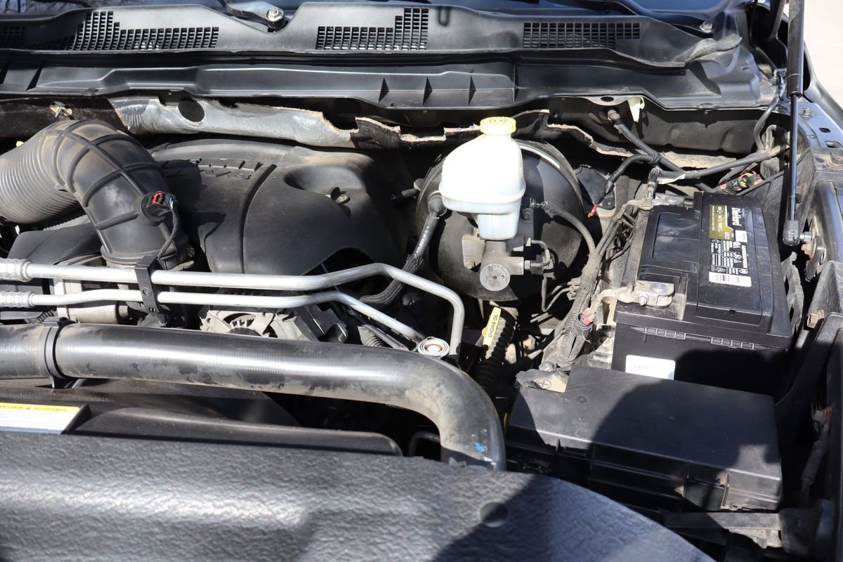 Used 2011 RAM 2500 SLT image 38