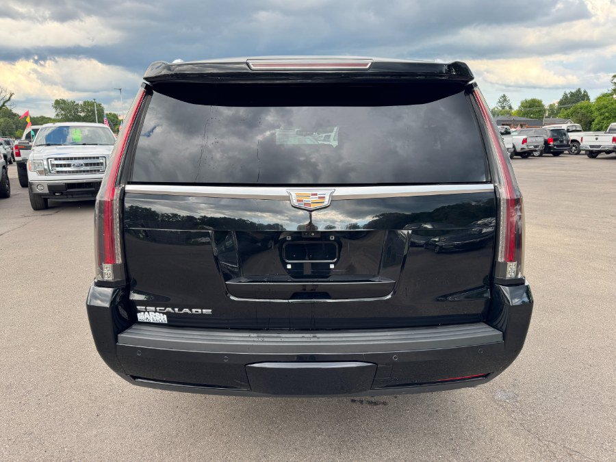 Used 2017 Cadillac Escalade ESV Platinum AWD/4WD image 4