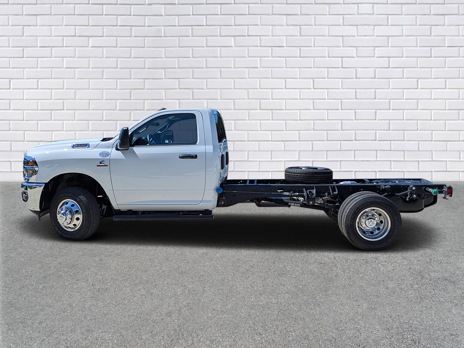 New 2026 RAM 3500 Tradesman w/ Chrome Appearance Group image 2