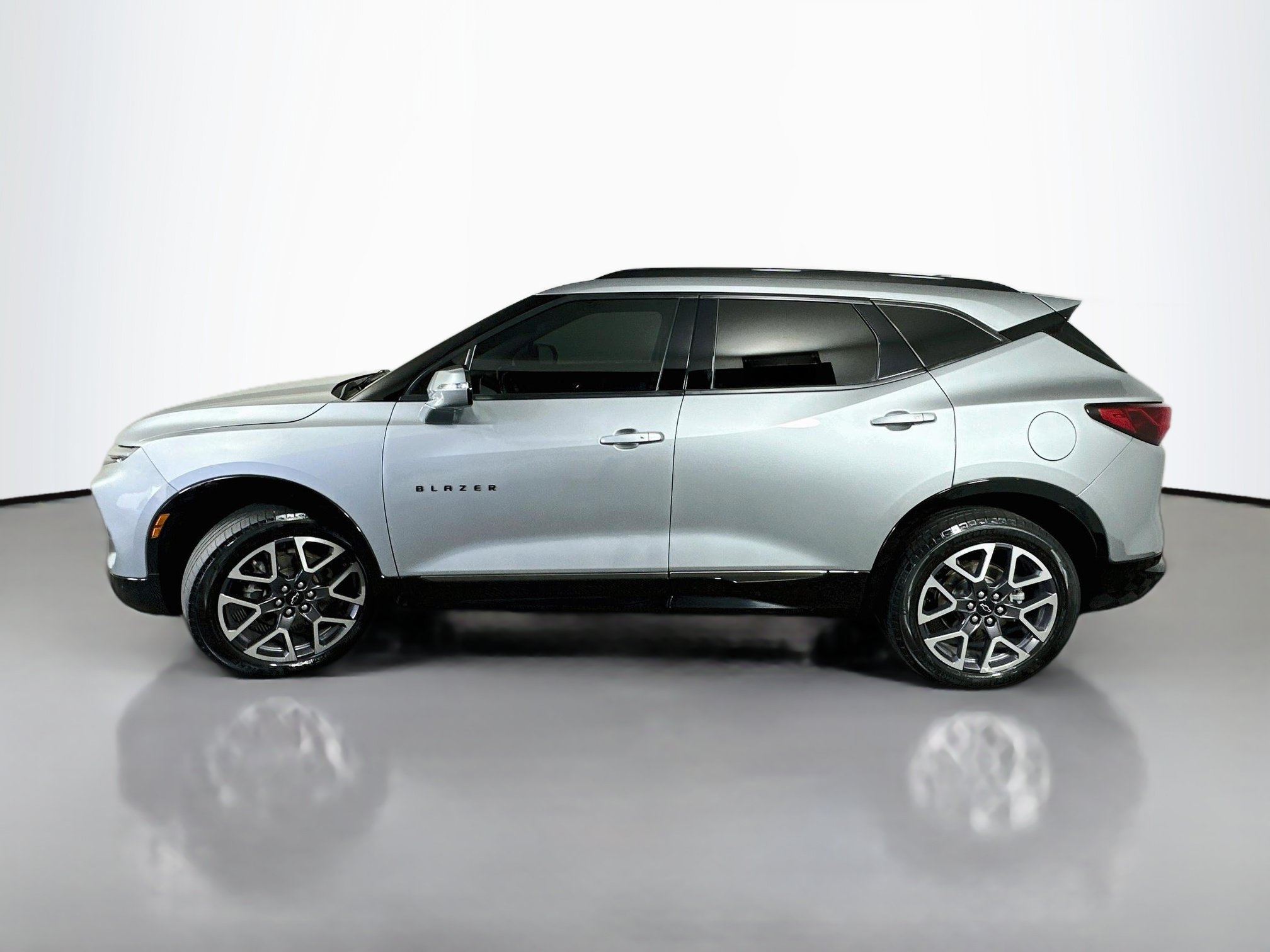 Used 2023 Chevrolet Blazer RS w/ Enhanced Convenience Package AWD/4WD image 4