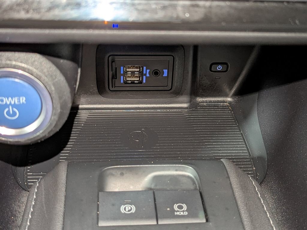 Used 2022 Toyota Venza LE image 20