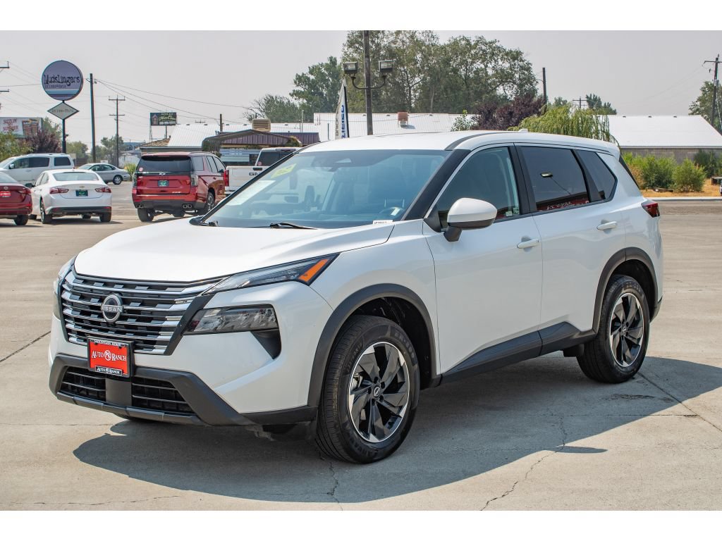 Used 2024 Nissan Rogue SV AWD/4WD image 4