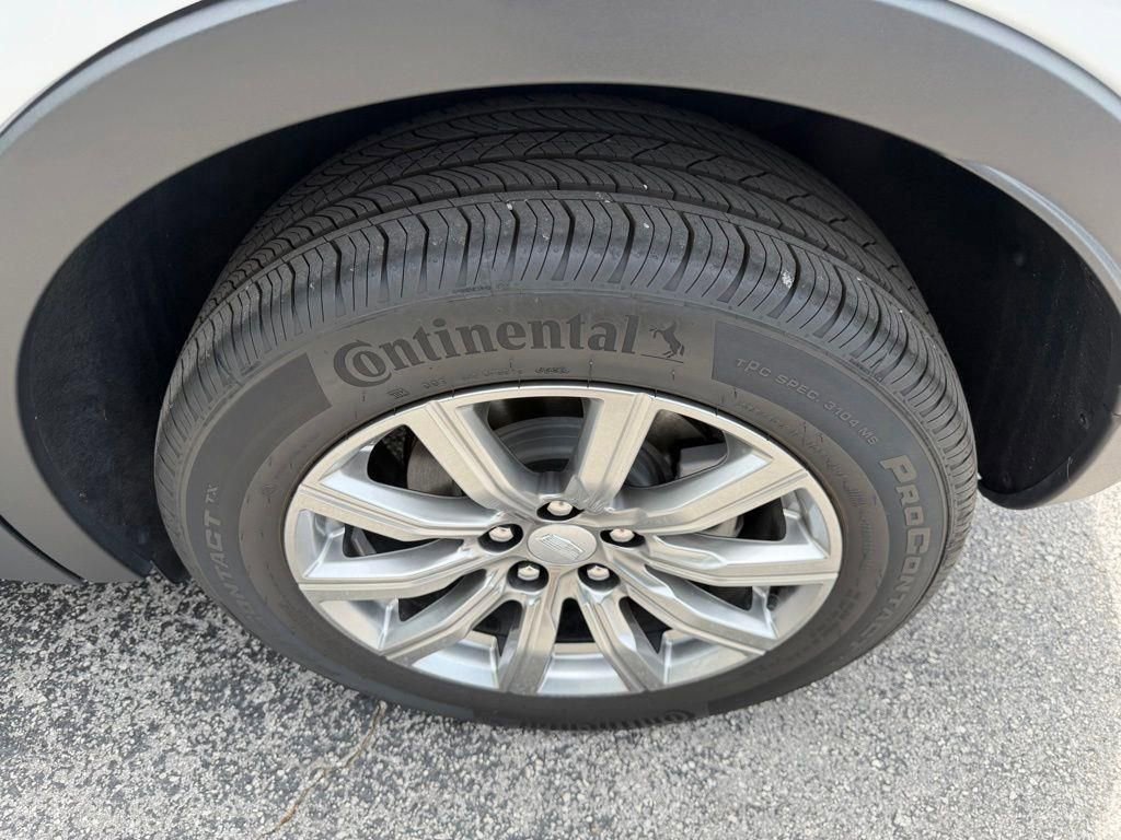 Used 2020 Cadillac XT4 Premium Luxury FWD image 6