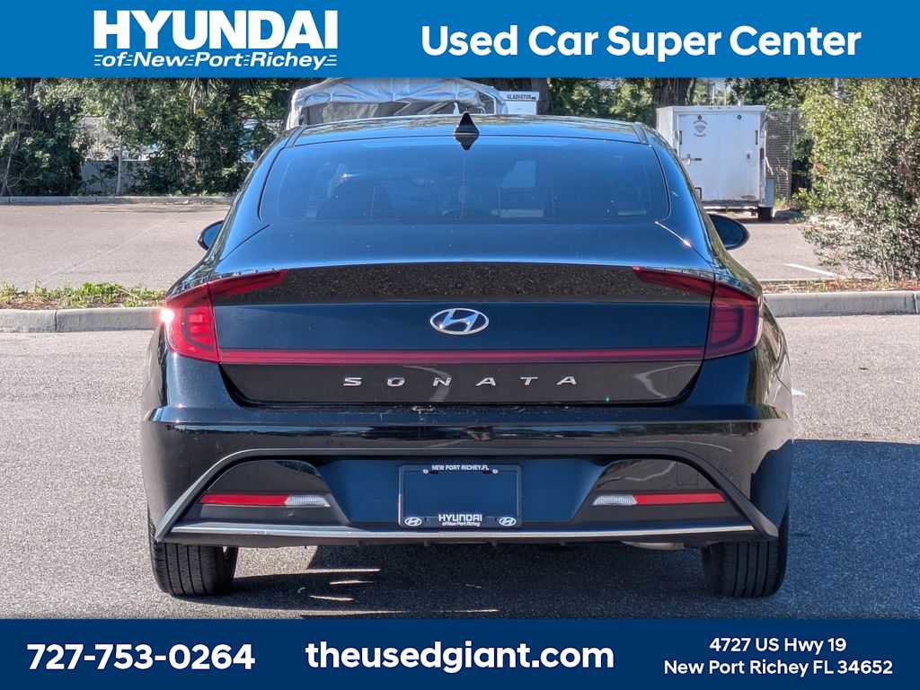 Used 2022 Hyundai Sonata SE w/ Cargo Package FWD image 4