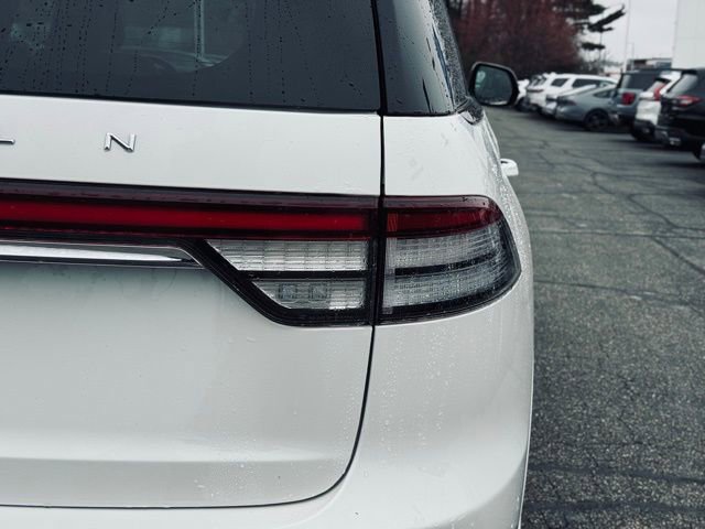 Used 2022 Lincoln Aviator Reserve w/ Equipment Group 201A image 8