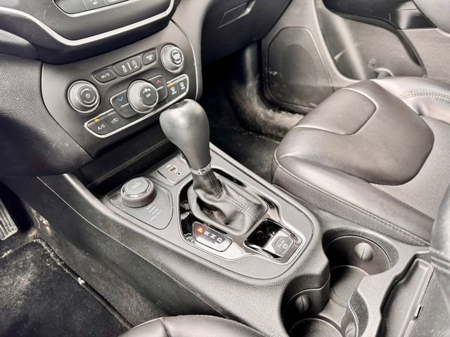 Used 2021 Jeep Cherokee Latitude Plus image 14