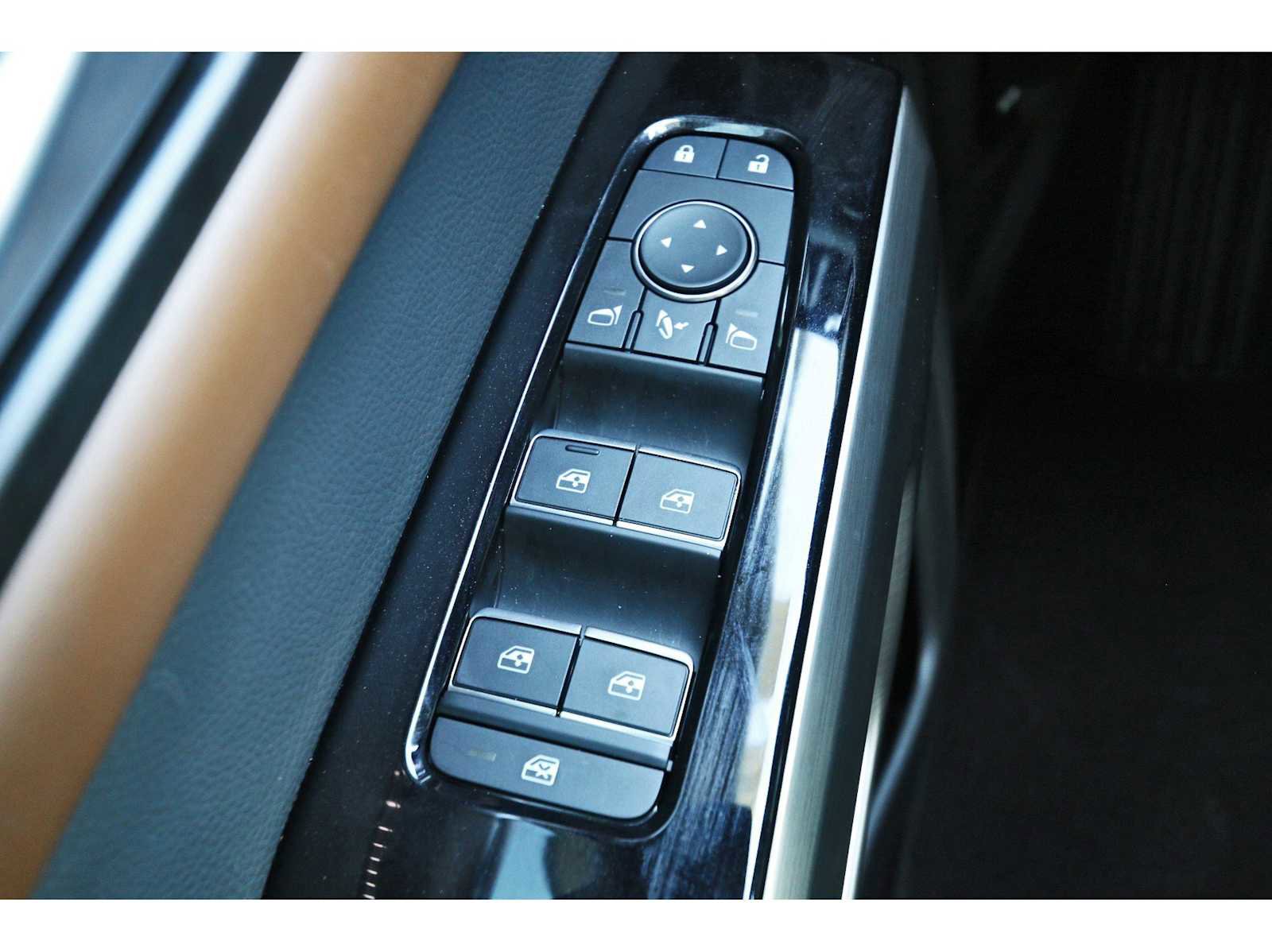 Used 2025 Nissan Pathfinder Platinum w/ Cargo Package image 21
