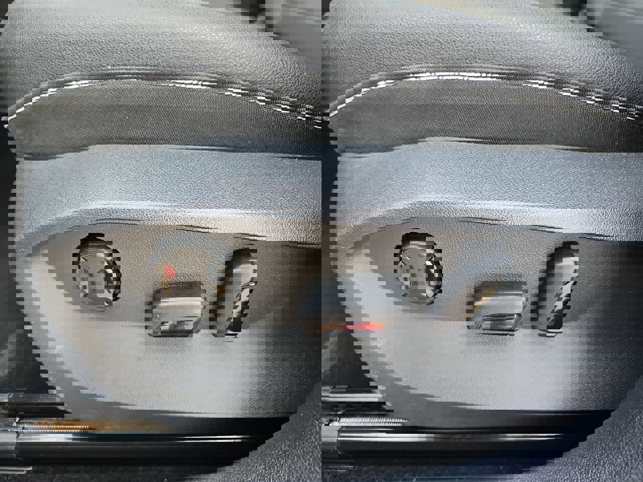 Used 2024 Volkswagen Taos SE image 34