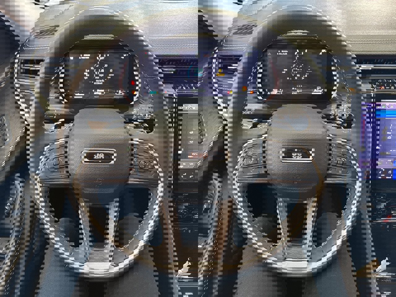 Used 2023 Jeep Grand Cherokee L Limited w/ Black Appearance Package image 19