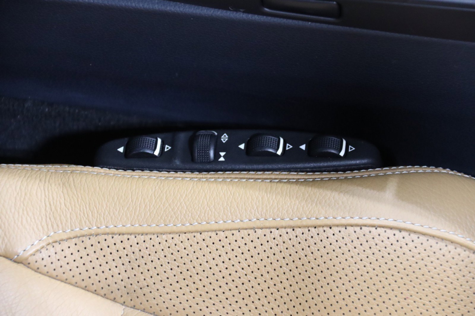 Used 2015 Mercedes-Benz E 400 Cabriolet w/ Premium 1 Package image 58