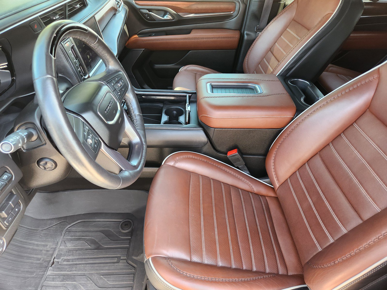 Used 2023 GMC Yukon Denali Ultimate AWD/4WD image 11