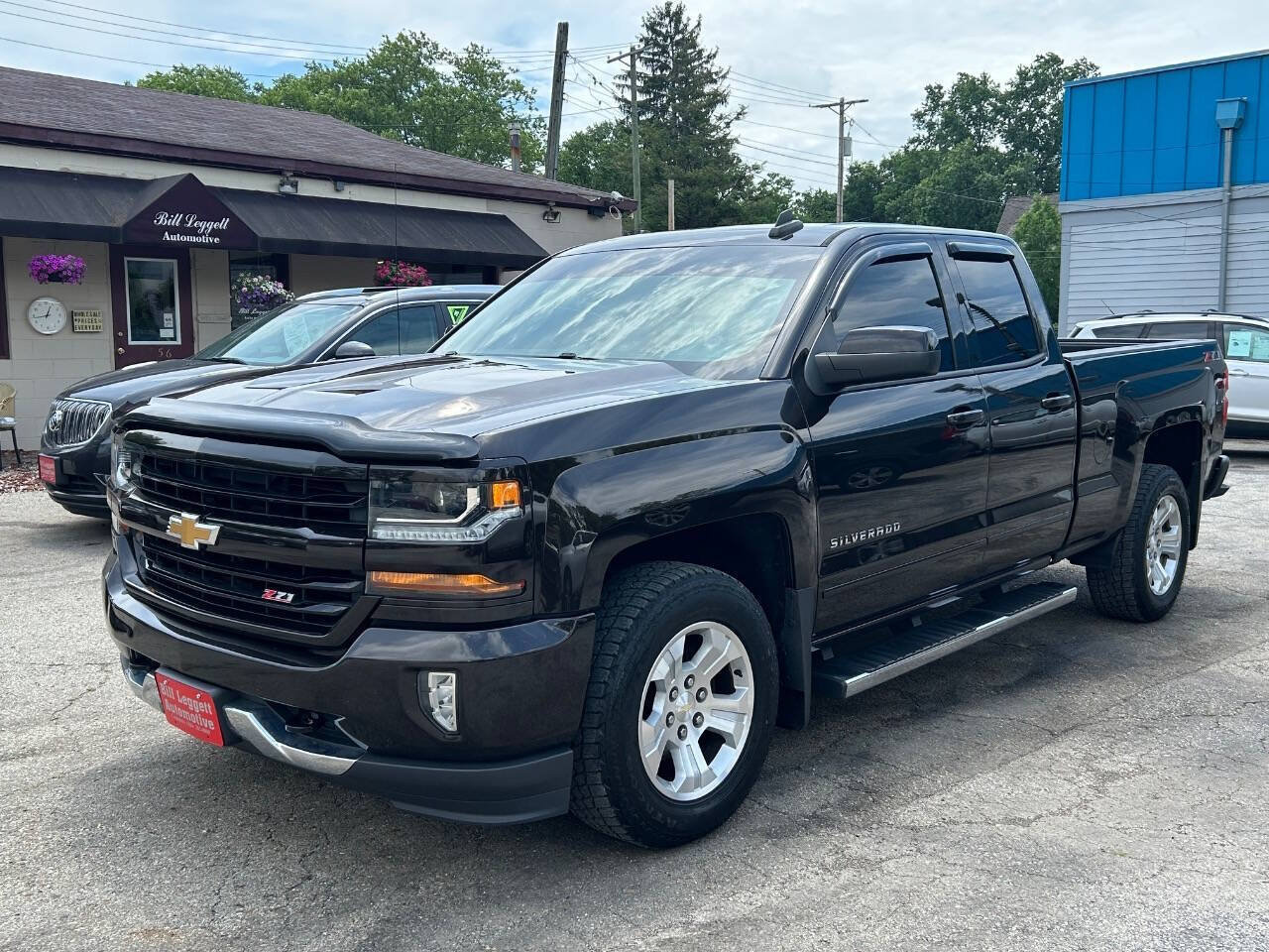 Used 2018 Chevrolet Silverado 1500 LT w/ All Star Edition AWD/4WD image 2