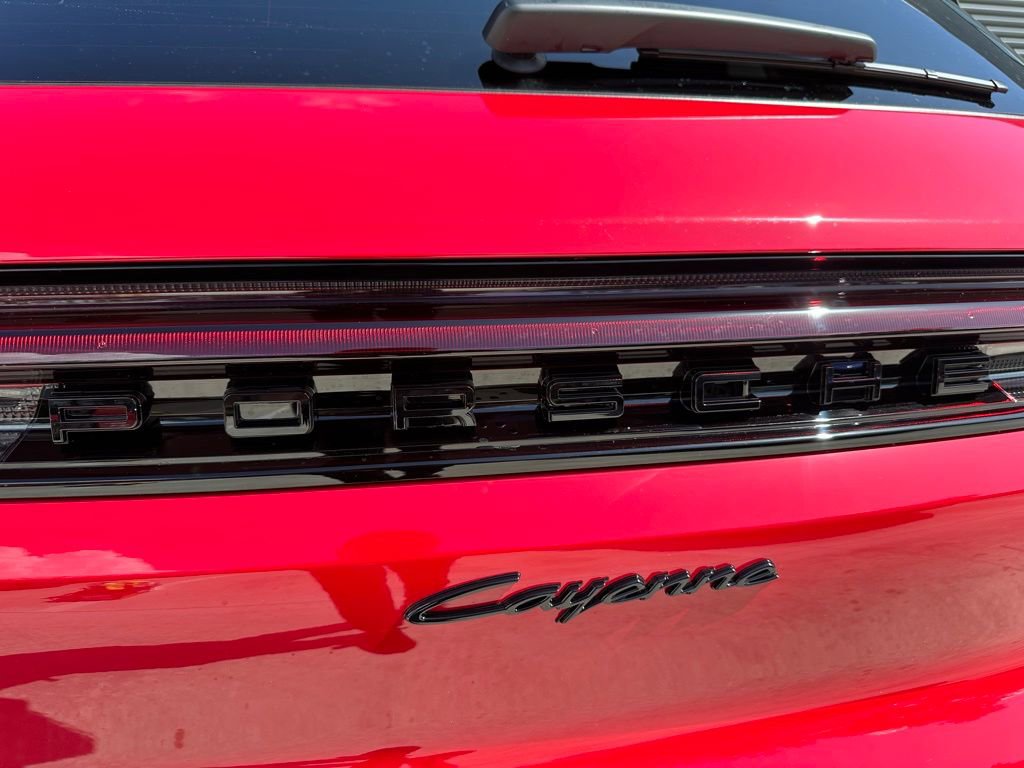 Used 2025 Porsche Cayenne E-Hybrid image 12