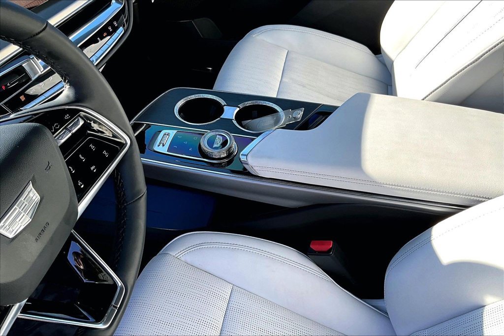 Certified 2024 Cadillac Lyriq Luxury RWD image 17