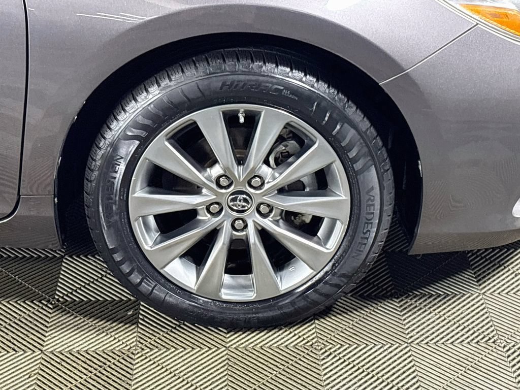 Used 2015 Toyota Camry XLE w/ Moonroof Package FWD image 24
