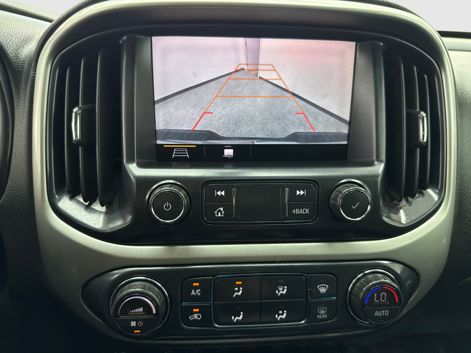 Used 2019 Chevrolet Colorado ZR2 w/ ZR2 Dusk Special Edition AWD/4WD image 27