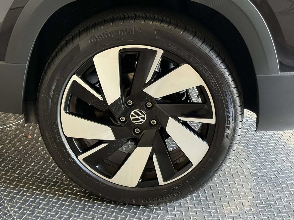 Used 2023 Volkswagen Taos SEL AWD/4WD image 13