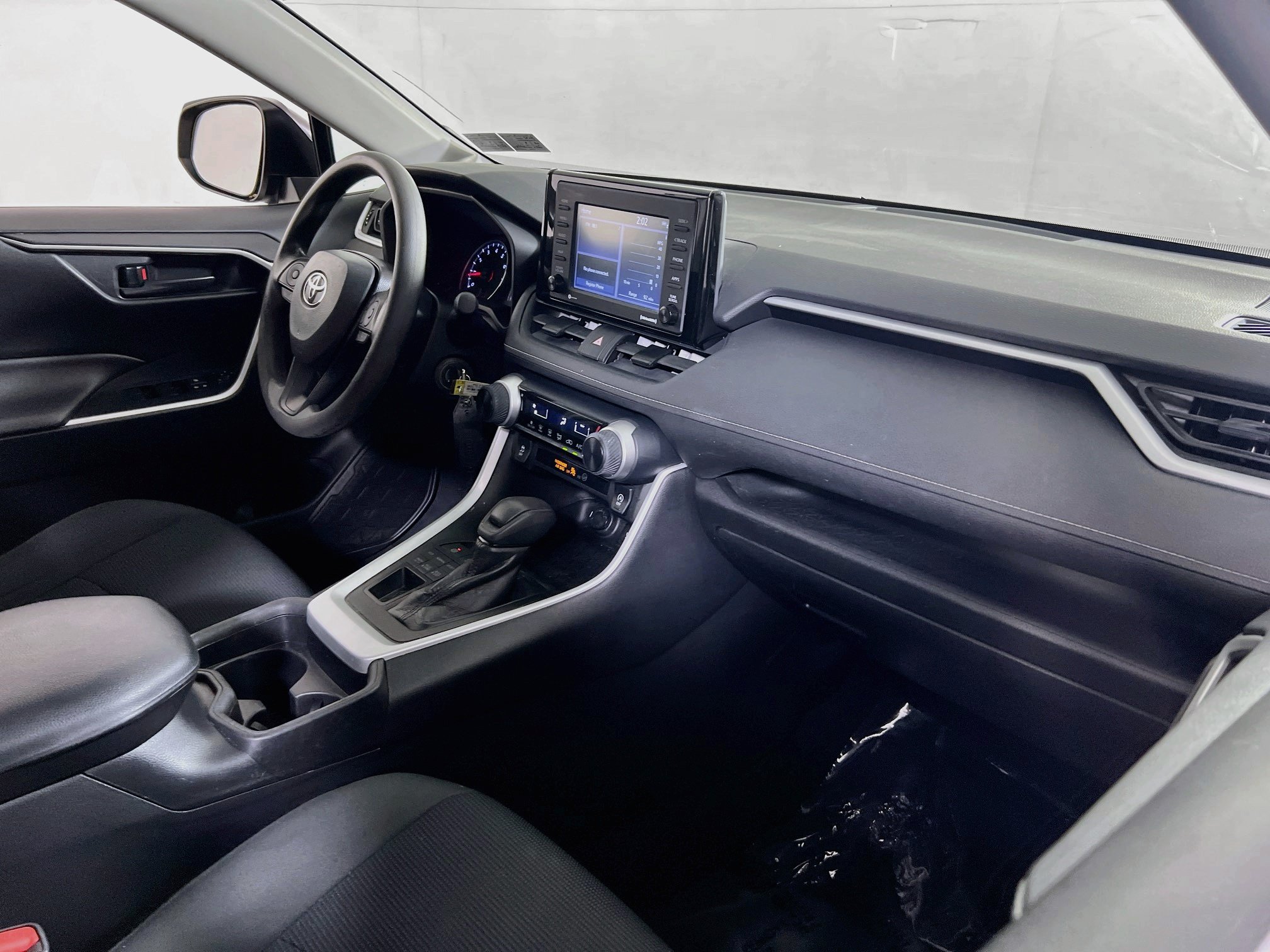 Used 2021 Toyota RAV4 LE AWD/4WD image 26