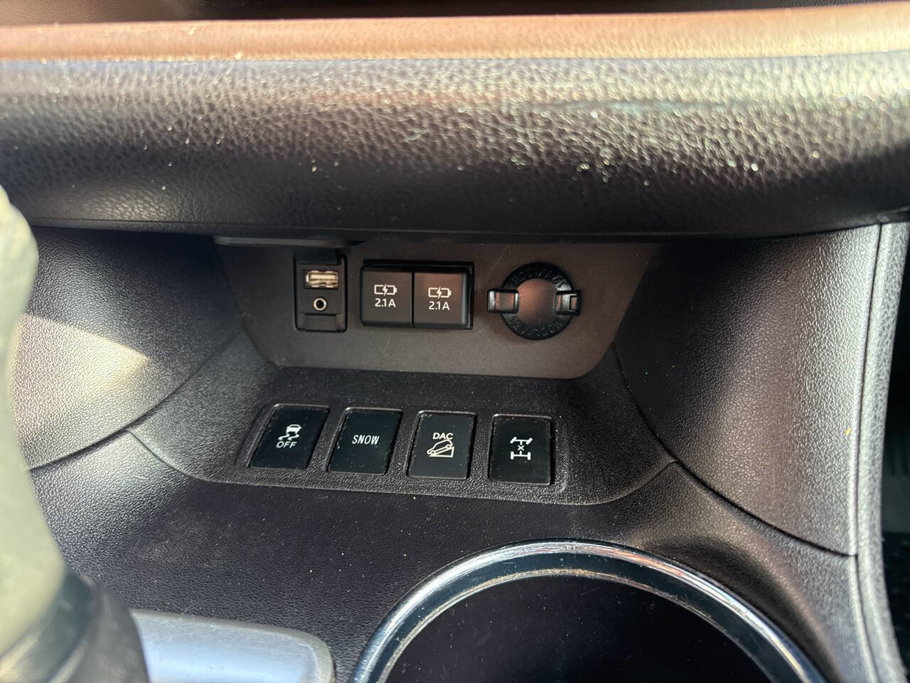 Used 2019 Toyota Highlander Limited AWD 4dr SUV image 11