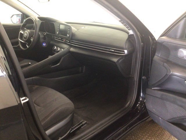 Used 2023 Hyundai Elantra SE FWD image 15