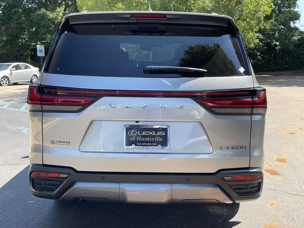 Used 2024 Lexus LX 600 4WD w/ Luxury Package image 3