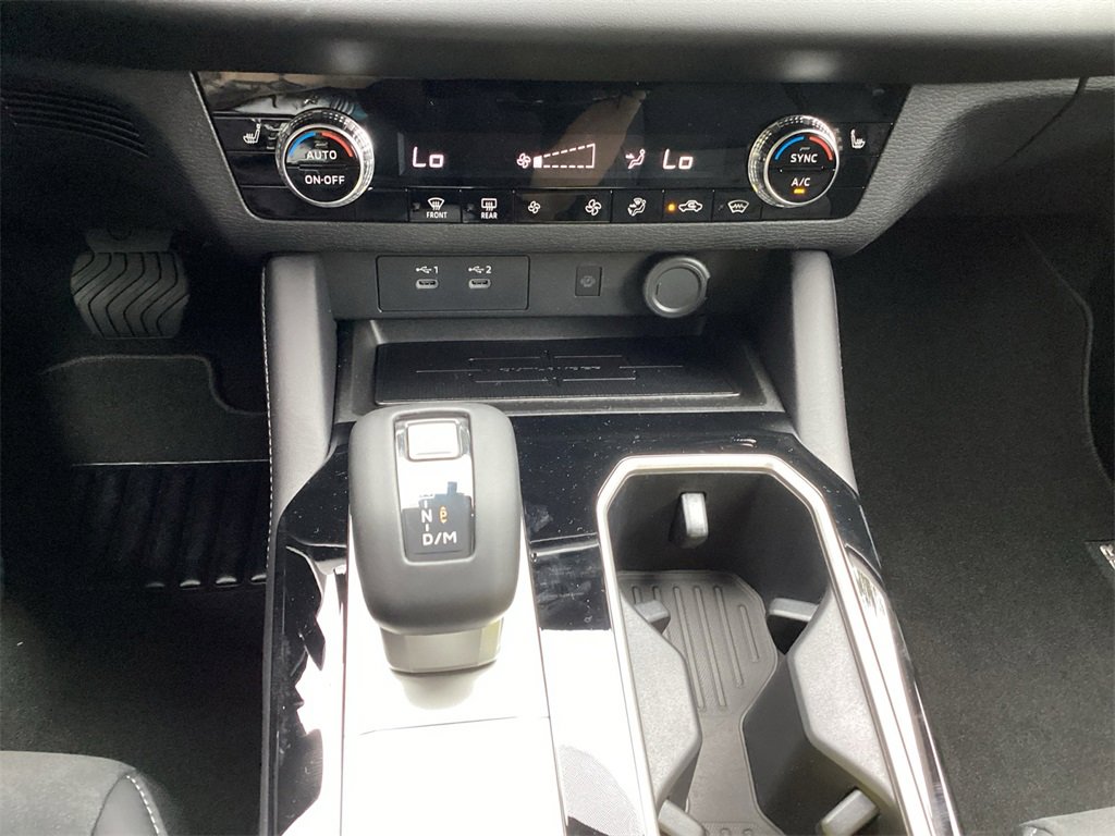 New 2025 Mitsubishi Outlander SE image 22