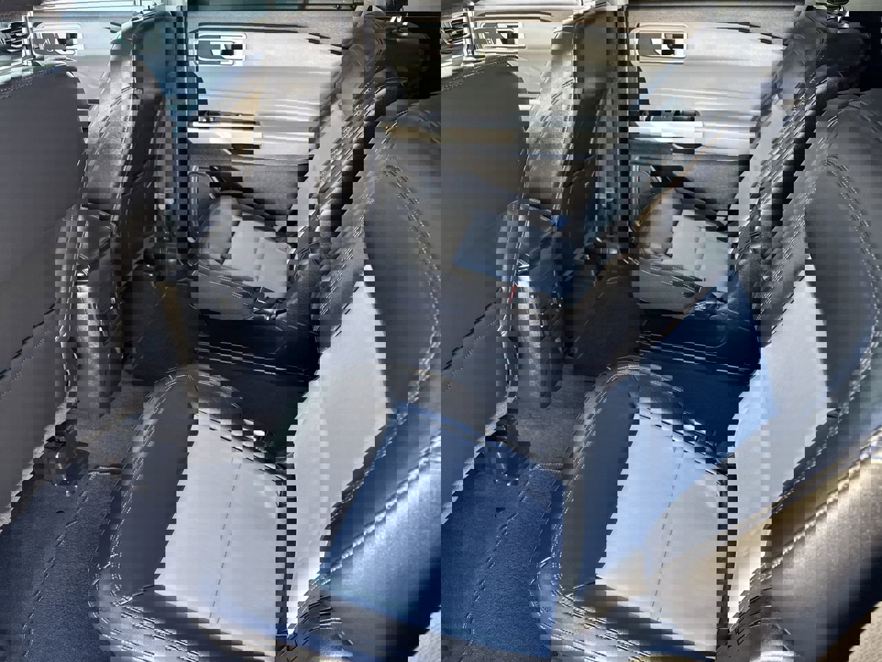 Used 2022 Ford Explorer XLT w/ Equipment Group 202A image 26