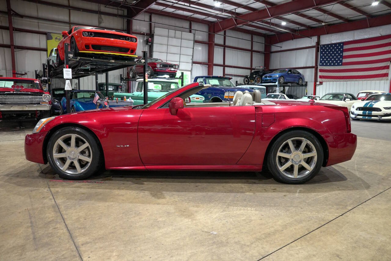Used 2005 Cadillac XLR RWD image 4