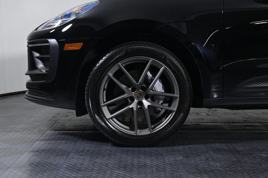 Certified 2024 Porsche Macan image 26