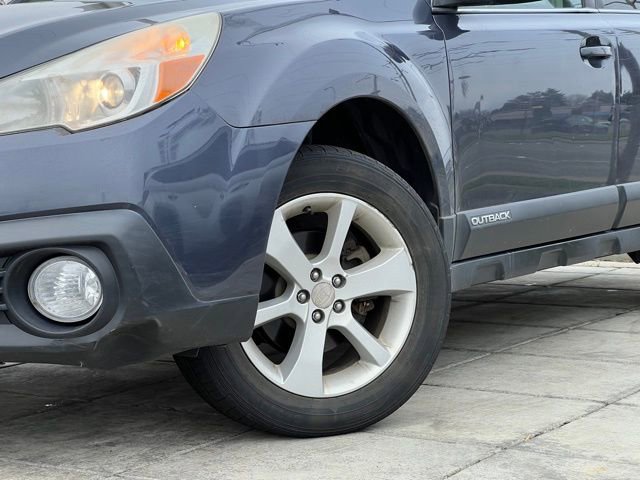 Used 2014 Subaru Outback 2.5i Premium image 2