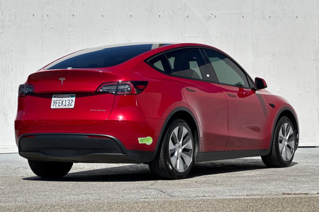 Used 2023 Tesla Model Y Long Range image 3