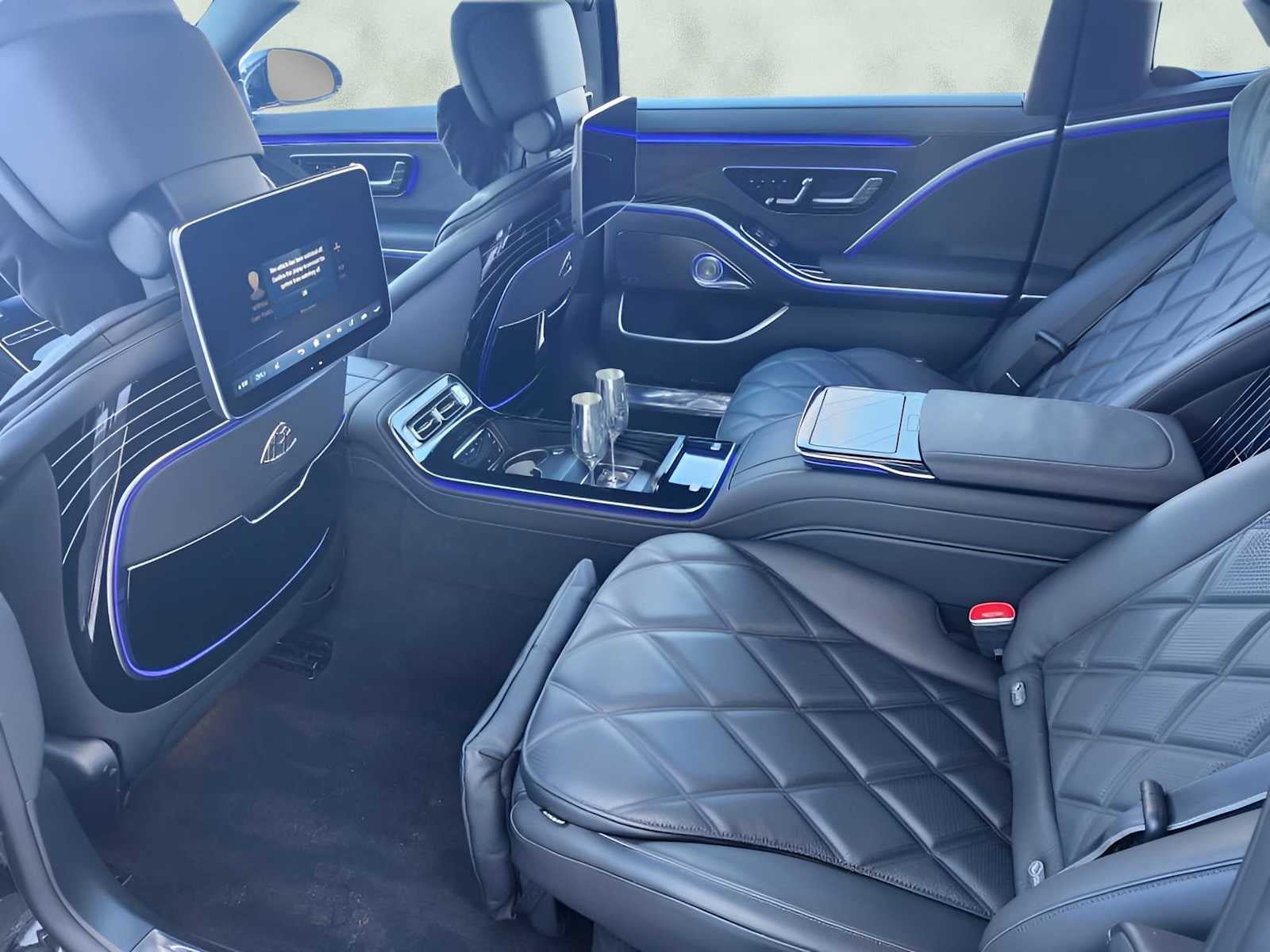 Used 2025 Mercedes-Benz Maybach S 580 4MATIC image 30