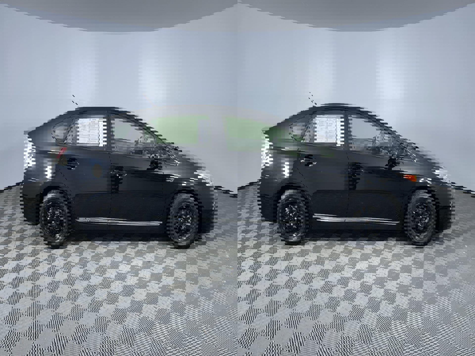 Used 2015 Toyota Prius Two image 10