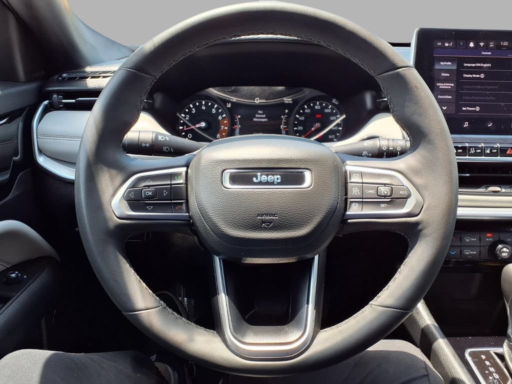 Used 2025 Jeep Compass Limited AWD/4WD image 15