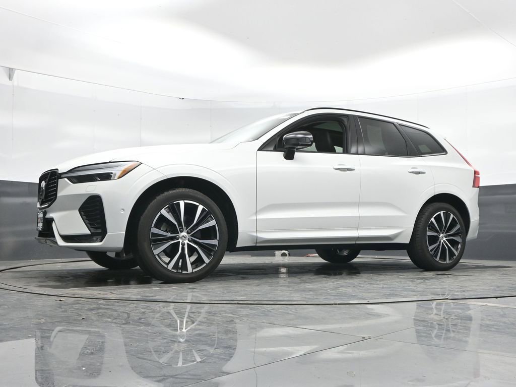 Used 2024 Volvo XC60 B5 Plus w/ Protection Package Premier image 38