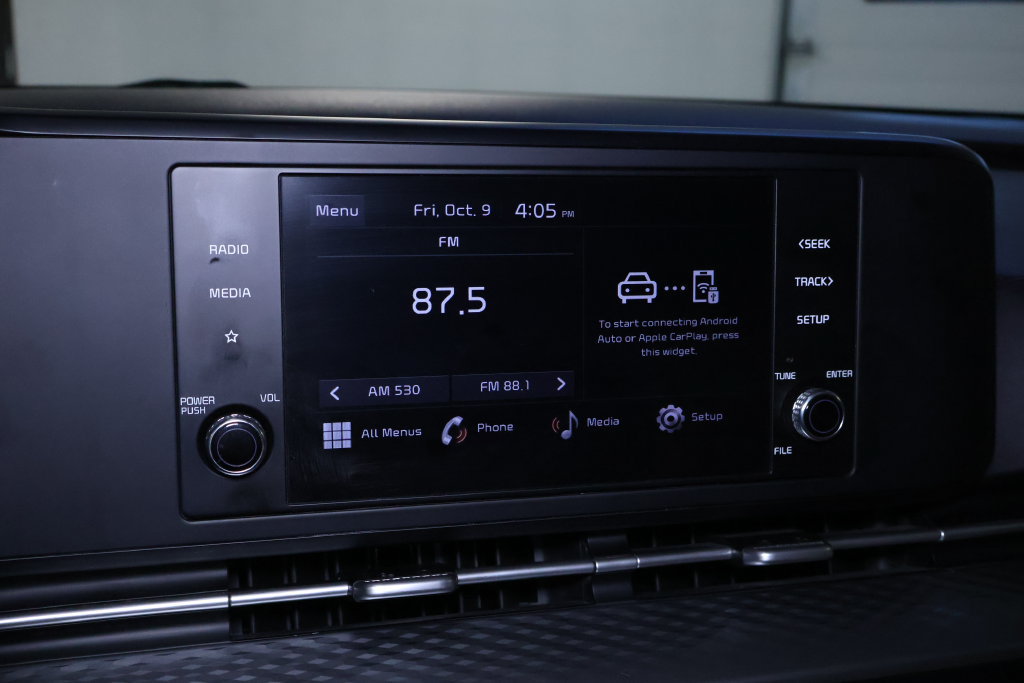 Used 2024 Kia Carnival LX FWD image 25